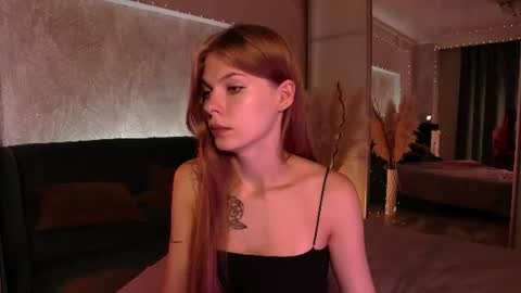 rosy_black_ online show from 06/25/26, 07:29