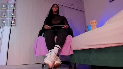 Snapshot of rosyejones chatting on 10/26/25, 03:12 rosyejones online show from 10/26/25, 03:12