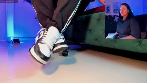 Snapshot of rosyejones chatting on 12/02/25, 03:12 rosyejones online show from 12/02/25, 03:12