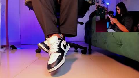 Snapshot of rosyejones chatting on 12/04/25, 03:05 rosyejones online show from 12/04/25, 03:05