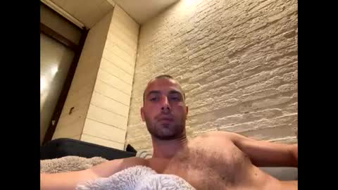 Snapshot of rotteei1 chatting on 09/25/25, 05:16 rotteei1 online show from 09/25/25, 05:16