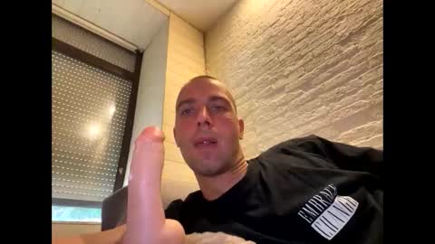 Snapshot of rotteei1 chatting on 10/05/25, 07:50 rotteei1 online show from 10/05/25, 07:50