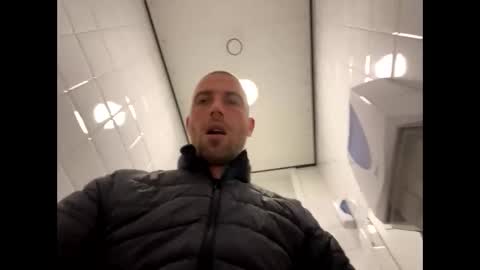 Snapshot of rotteei1 chatting on 10/14/25, 08:26 rotteei1 online show from 10/14/25, 08:26