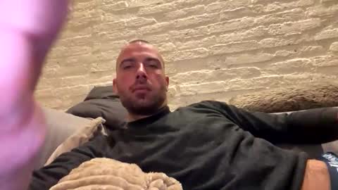 Snapshot of rotteei1 chatting on 10/18/25, 05:32 rotteei1 online show from 10/18/25, 05:32