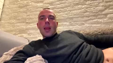 Snapshot of rotteei1 chatting on 10/19/25, 06:47 rotteei1 online show from 10/19/25, 06:47