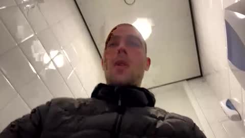 Snapshot of rotteei1 chatting on 10/23/25, 08:24 rotteei1 online show from 10/23/25, 08:24