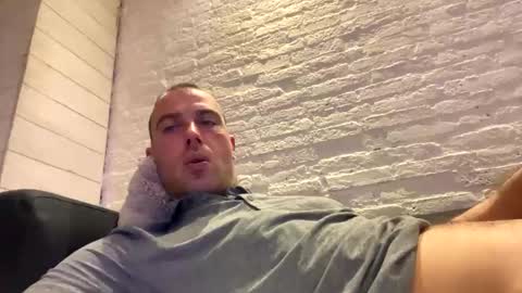 Snapshot of rotteei1 chatting on 11/24/25, 08:30 rotteei1 online show from 11/24/25, 08:30