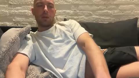 Snapshot of rotteei1 chatting on 04/05/26, 07:27 rotteei1 online show from 04/05/26, 07:27