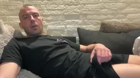 Snapshot of rotteei1 chatting on 04/12/26, 04:06 rotteei1 online show from 04/12/26, 04:06