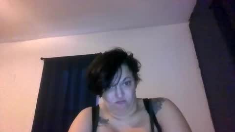 Snapshot of roughandwet28 chatting on 12/22/25, 10:07 No More Vanilla online show from 12/22/25, 10:07