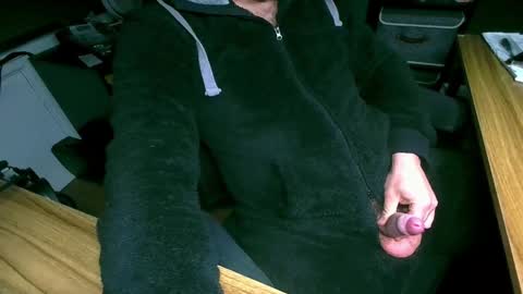 Snapshot of roughwonder chatting on 01/07/25, 05:43 Luke online show from 01/07/25, 05:43