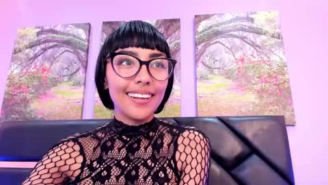 Snapshot of roulyy chatting on 01/11/25, 08:11 JESSY ROULY online show from 01/11/25, 08:11