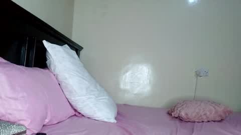 Snapshot of roundbootie chatting on 07/01/26, 03:34 roundbootie online show from 07/01/26, 03:34