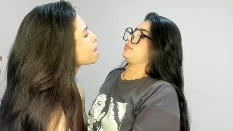 Snapshot of rous_and_sweet chatting on 02/01/26, 04:44 Rous and Sweet online show from 02/01/26, 04:44