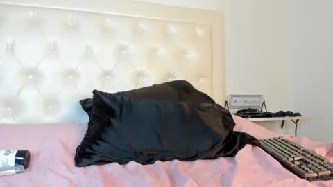 Snapshot of rouse_sexy_hotxx77 chatting on 04/09/26, 06:19 rouse_sexy_hotxx77 online show from 04/09/26, 06:19