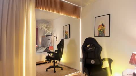 rouse_taylor__ online show from 01/13/26, 12:43