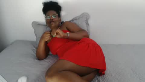 luxa online show from 02/18/25, 10:14