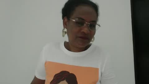 luxa online show from 10/07/25, 11:02