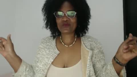 luxa online show from 10/10/25, 02:38