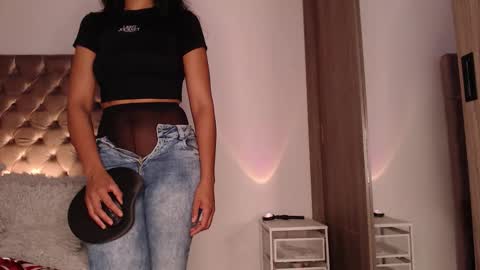 Snapshot of rouss_henao chatting on 11/02/25, 11:07 Rouss marie henao online show from 11/02/25, 11:07