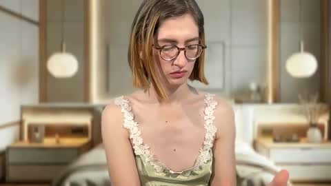 Snapshot of rousse507437 chatting on 12/14/25, 01:55 rousse507437 online show from 12/14/25, 01:55