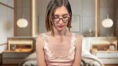 Snapshot of rousse507437 chatting on 12/16/25, 02:27 rousse507437 online show from 12/16/25, 02:27