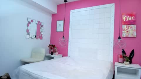 Snapshot of rousse_millers chatting on 03/27/26, 01:33 Rousse online show from 03/27/26, 01:33