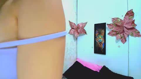 rousse_violet online show from 02/05/25, 09:07