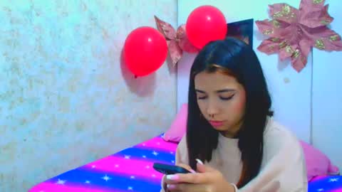 rousse_violet online show from 02/18/25, 12:15