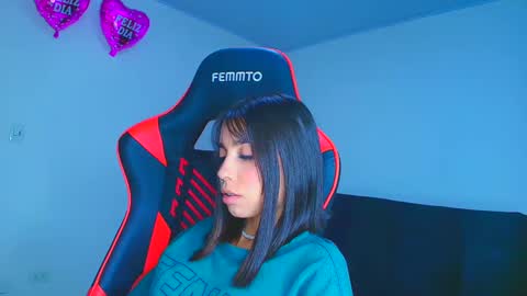 rousse_violet online show from 09/29/25, 01:11