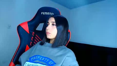 Snapshot of rousse_violet chatting on 04/17/26, 12:46 rousse_violet online show from 04/17/26, 12:46