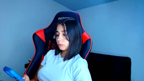 Snapshot of rousse_violet chatting on 04/20/26, 12:13 rousse_violet online show from 04/20/26, 12:13