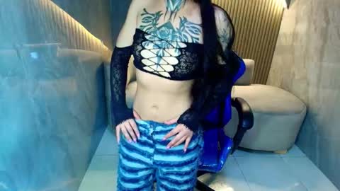 Roux  online show from 11/19/25, 07:47