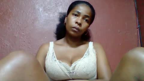 rovaelyah online show from 10/20/25, 02:45