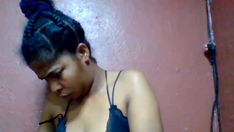 rovaelyah online show from 05/25/26, 07:03