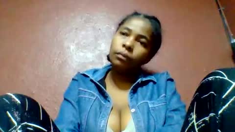 rovaelyah online show from 06/11/26, 03:15
