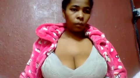 rovaelyah online show from 06/12/26, 02:10