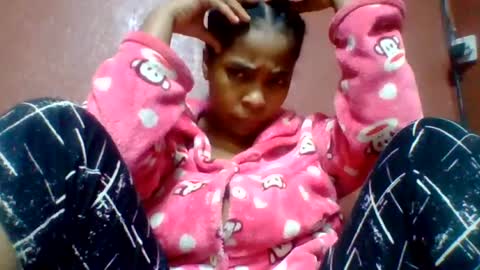 rovaelyah online show from 06/17/26, 05:43