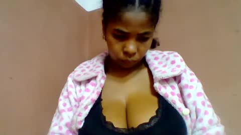 rovaelyah online show from 07/14/26, 02:05