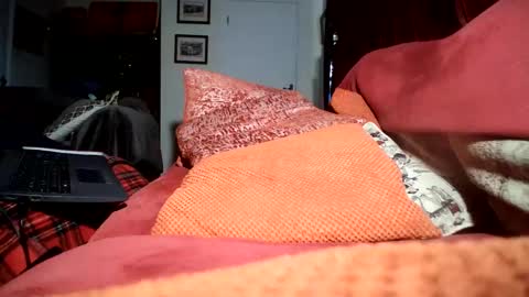 Snapshot of rowa987161 chatting on 04/04/26, 11:40 rowa987161 online show from 04/04/26, 11:40