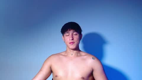 Snapshot of rowanboy23 chatting on 04/19/26, 01:27 rowanboy23 online show from 04/19/26, 01:27