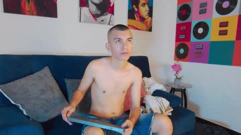 Rowan online show from 10/16/25, 12:17