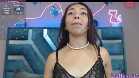 Snapshot of roxan_fox_ chatting on 04/01/26, 02:45 Roxane online show from 04/01/26, 02:45