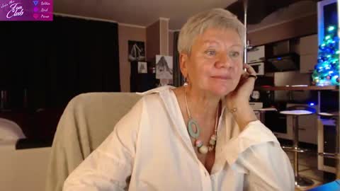 Roxana online show from 12/18/24, 02:06