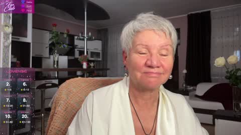 Snapshot of roxana_brooks chatting on 02/05/25, 10:01 Roxana online show from 02/05/25, 10:01