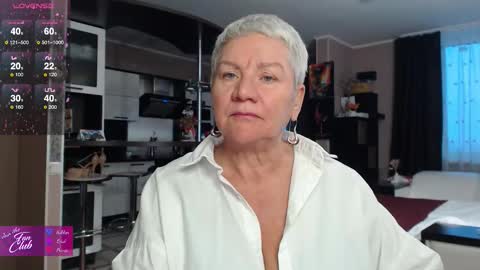 Snapshot of roxana_brooks chatting on 02/08/26, 02:42 Roxana online show from 02/08/26, 02:42