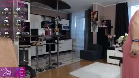 Snapshot of roxana_brooks chatting on 03/19/26, 03:38 Roxana online show from 03/19/26, 03:38