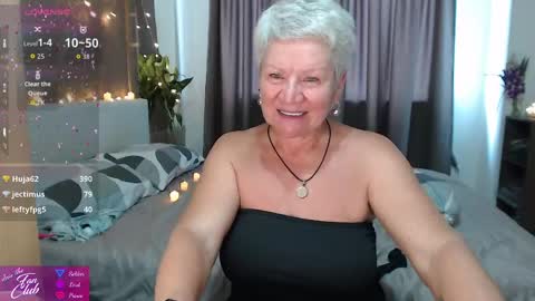 Snapshot of roxana_brooks chatting on 04/23/26, 02:13 Roxana online show from 04/23/26, 02:13
