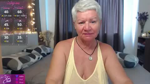 Snapshot of roxana_brooks chatting on 05/21/26, 01:12 Roxana online show from 05/21/26, 01:12