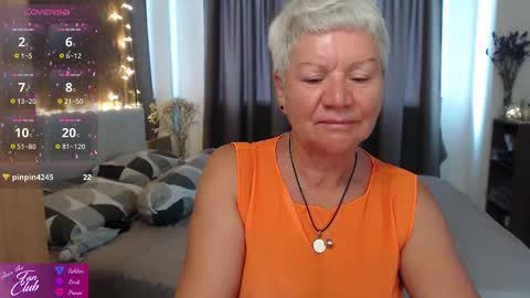 Snapshot of roxana_brooks chatting on 05/25/26, 11:44 Roxana online show from 05/25/26, 11:44